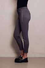 Afbeelding in Gallery-weergave laden, ZHRILL BROEK CHIARA SLIM FIT sand