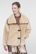 Load image into Gallery viewer, GEISHA JACKET SHORT BONDED FUR camel/brown
