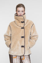 Load image into Gallery viewer, GEISHA JACKET SHORT BONDED FUR camel/brown