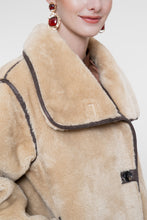 Load image into Gallery viewer, GEISHA JACKET SHORT BONDED FUR camel/brown