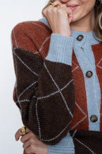 Afbeelding in Gallery-weergave laden, GEISHA VEST ARGYLE toffee/brown/light blue