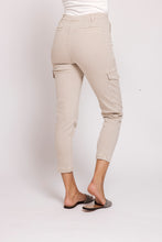 Afbeelding in Gallery-weergave laden, ZHRILL CARGO PANTS SADA sand

