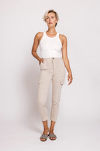 Afbeelding in Gallery-weergave laden, ZHRILL CARGO PANTS SADA sand
