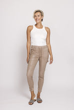 Afbeelding in Gallery-weergave laden, ZHRILL CARGO PANTS DAISEY sand
