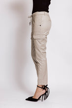 Load image into Gallery viewer, ZHRILL CARGO DAISEY sand/beige/taupe
