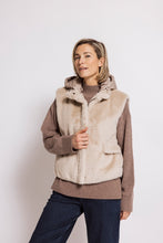 Load image into Gallery viewer, ZHRILL TEDDY JACKET LYRA sand/beige/taupe
