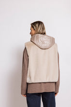 Load image into Gallery viewer, ZHRILL TEDDY JACKET LYRA sand/beige/taupe
