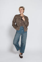 Load image into Gallery viewer, ZHRILL JACKET LILLA LUIPAARD PRINT sand/beige/taupe
