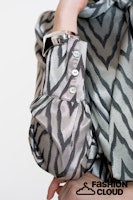 Load image into Gallery viewer, GEISHA BLOUSE ANIMAL SILVER silver grey
