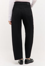 Afbeelding in Gallery-weergave laden, ANGELS BARREL JEANS ELVA black
