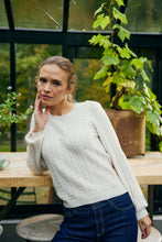 Afbeelding in Gallery-weergave laden, FREEQUENT PULLOVER CLARRY HOLE PATTERN moonbeam

