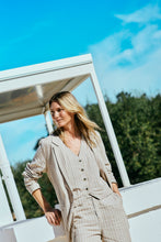 Afbeelding in Gallery-weergave laden, FREEQUENT BLAZER LAVEGA PINSTRIPE sand melange w. off white
