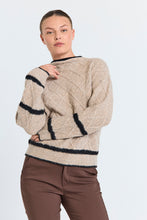 Afbeelding in Gallery-weergave laden, FREEQUENT PULLOVER HIRO CABLE STRIPE PATTERN desert taupe mel. w. black
