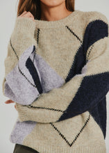 Afbeelding in Gallery-weergave laden, FREEQUENT PULLOVER LULU ARGYLE CHECK oyster grey mel w. iris melange
