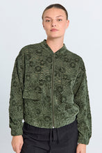 Afbeelding in Gallery-weergave laden, FREEQUENT JACKET GRY VELVET LACE kombu green
