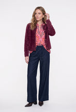 Load image into Gallery viewer, GEISHA VEST HAIRY burgundy
