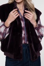 Afbeelding in Gallery-weergave laden, GEISHA GILET FUR WITH RIB burgundy

