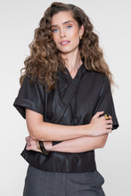 Afbeelding in Gallery-weergave laden, GEISHA SHIRT PU SCARF brown
