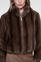 Load image into Gallery viewer, GEISHA JACKET FAKE FUR brown
