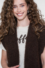 Afbeelding in Gallery-weergave laden, GEISHA VEST KNITTED dark brown

