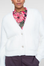 Load image into Gallery viewer, GEISHA VEST V-NECK HAIRY off white
