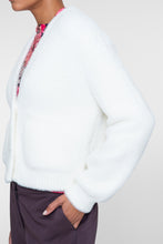 Load image into Gallery viewer, GEISHA VEST V-NECK HAIRY off white
