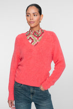 Load image into Gallery viewer, GEISHA PULL V-NECK geranium
