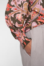 Load image into Gallery viewer, GEISHA BLOUSE dark olive/coral
