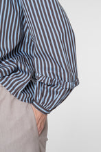 Afbeelding in Gallery-weergave laden, GEISHA BLOUSE STRIPES &amp; RUFFLES blue/brown
