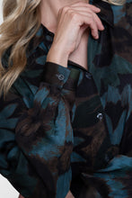 Afbeelding in Gallery-weergave laden, GEISHA BLOUSE AOP blue/brown/green
