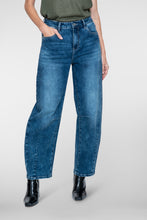Load image into Gallery viewer, GEISHA JEANS BARREL mid blue denim
