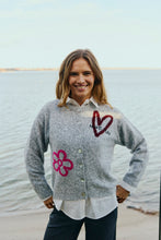 Afbeelding in Gallery-weergave laden, FREEQUENT VEST NOMAS JACQUARD DETAILS med. grey mel. w fuchsia purple

