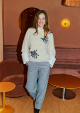 Afbeelding in Gallery-weergave laden, FREEQUENT PULL KRELA KNIT WITH SEQUIN DETAILS moonbeam melange w. silver
