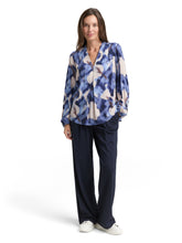 Afbeelding in Gallery-weergave laden, TOM TAILOR BLOUSE PRINTED V-NECK blue blurry argyle
