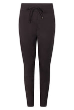 Load image into Gallery viewer, ZOSO AMBER SPORTY TRAVEL PANTS espresso
