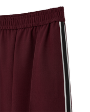Afbeelding in Gallery-weergave laden, FREEQUENT BROEK SOFIA SPORTY DECO TAPE port royale w. star off white
