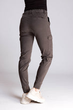 Afbeelding in Gallery-weergave laden, ZHRILL CARGO BROEK DAISEY dark shadow
