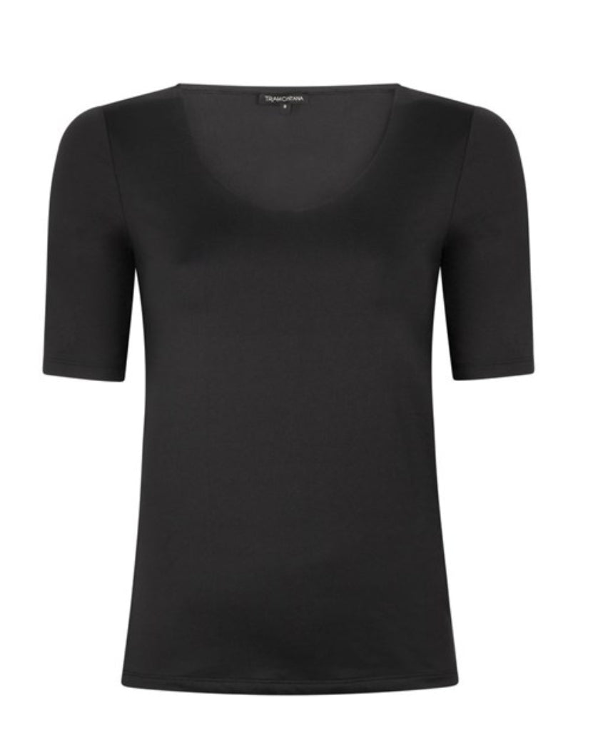 TRAMONTANA PAULA BASIC V-NECK TOP H/S BLACK